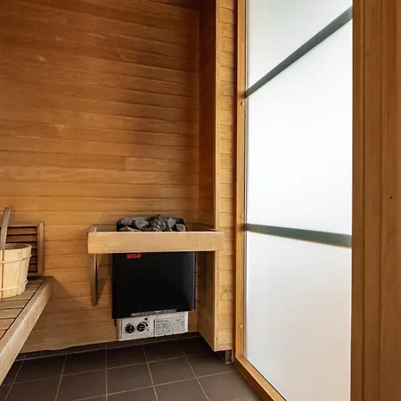 Airhome - The Admiral House Apartmán *