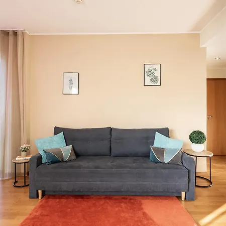 Airhome - The Admiral House Apartmán *