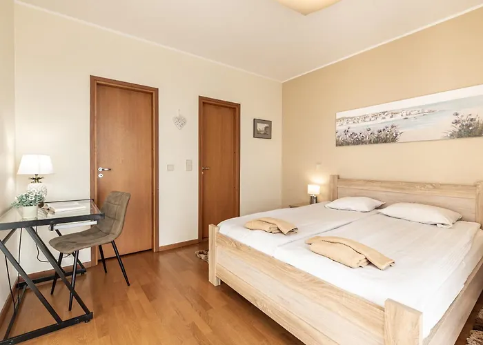 Airhome - The Admiral House Apartament