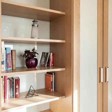 Airhome - The Admiral House Apartman *