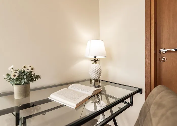 Airhome - The Admiral House